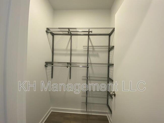 Building Photo - 317 N 41st St