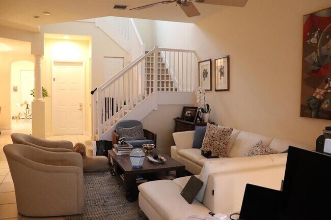 Building Photo - 886 Spinnaker Dr