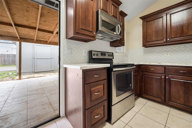 Building Photo - 12718 Summer Mill Dr