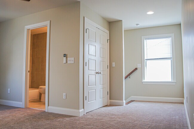 Building Photo - MLK @ Fairview