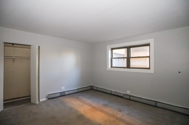 Building Photo - 9016 Lamon Ave