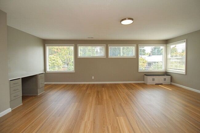 Building Photo - 3396 SE Rockwood St