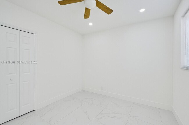 Building Photo - 105 NW 14th Way