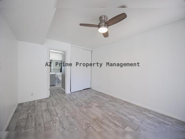 Building Photo - 6822 N 35th Ave