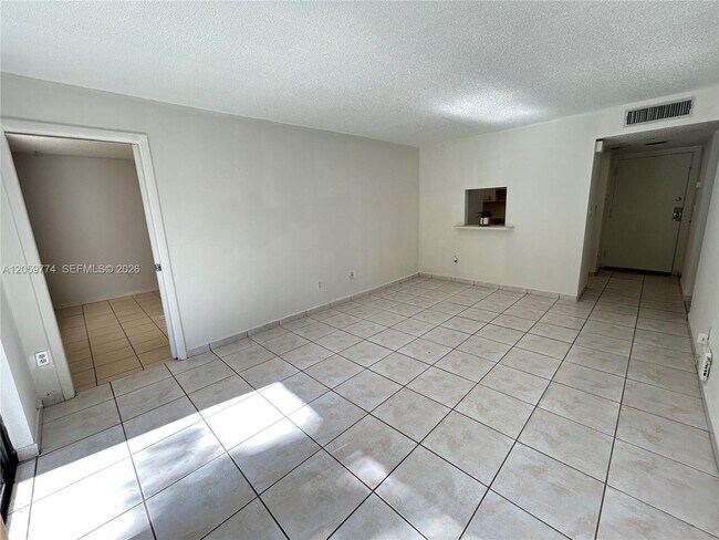 Building Photo - 14301 N Kendall Dr