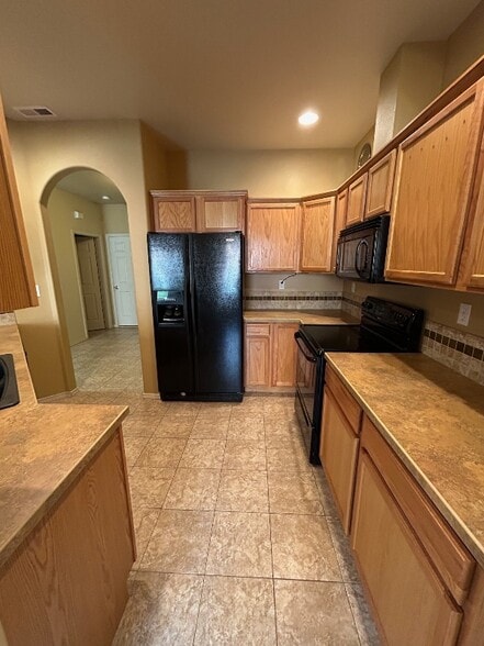 Building Photo - 9805 Mia Ln