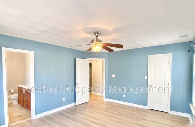 Building Photo - 9 Rockingham Dr