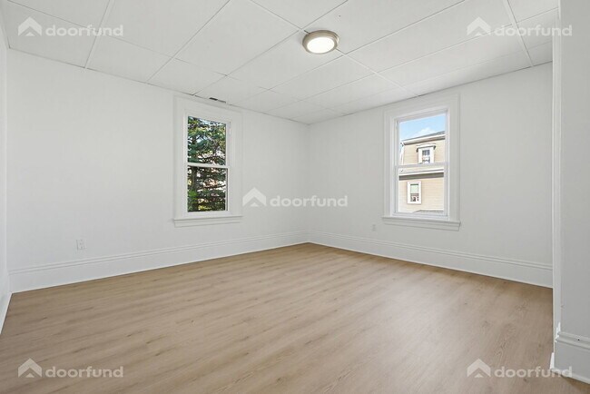 Building Photo - 17 Wachusett St