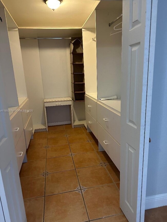 Building Photo - 2225 SW 21st Ter