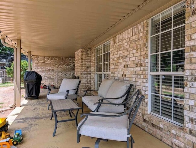 Building Photo - 4801 Shenandoah Dr