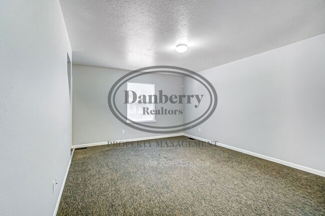 Building Photo - 3571 Turret Green Dr