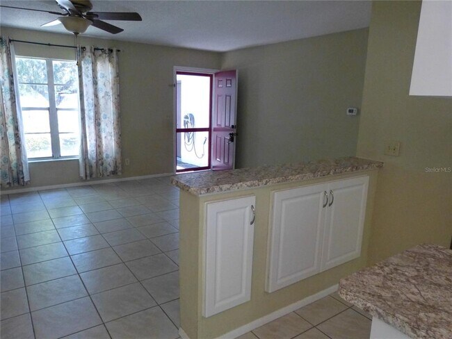 Building Photo - 2528 Elderberry Dr