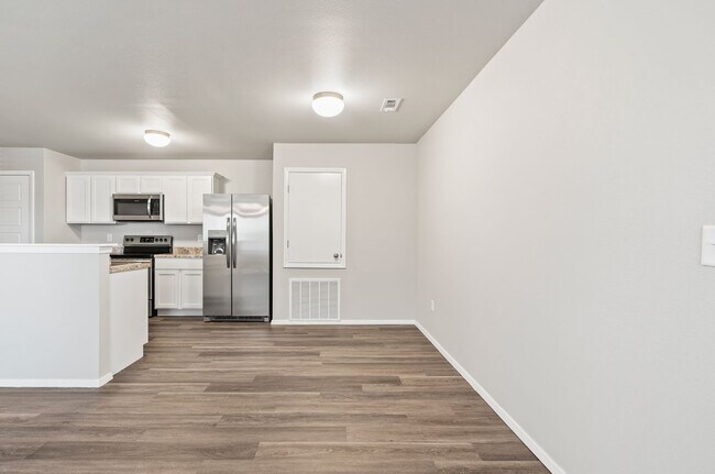 Building Photo - *Pre-Leasing* Three Bedroom | Two Bathroom Duplex with Full Service Lawn Care in Lawlis Ranch