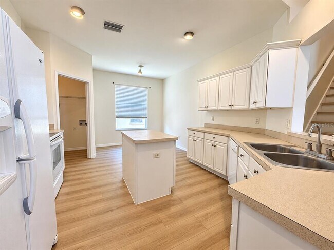 Building Photo - 27353 Edenfield Dr
