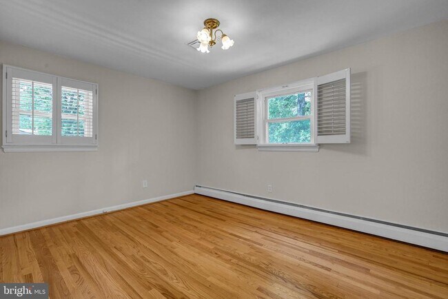 Building Photo - 8905 Valley Forge Dr