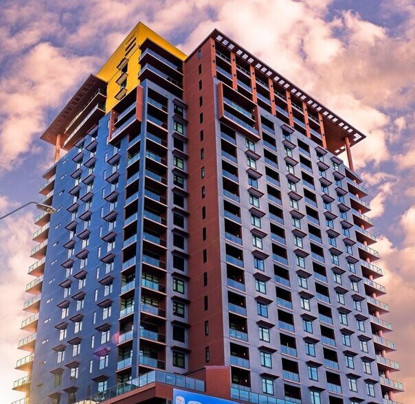 Building Photo - 310 S 4th St