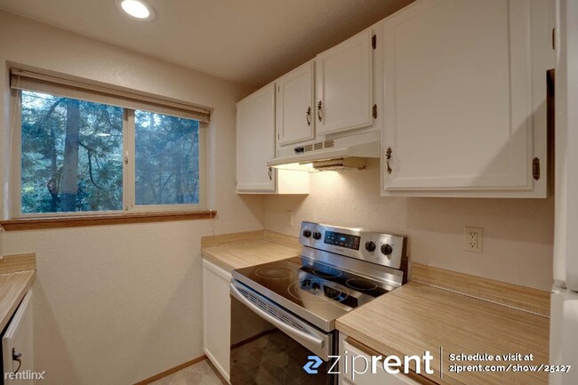 Building Photo - 2 br, 2 bath Condo - 8006 146th Avenue Nor...