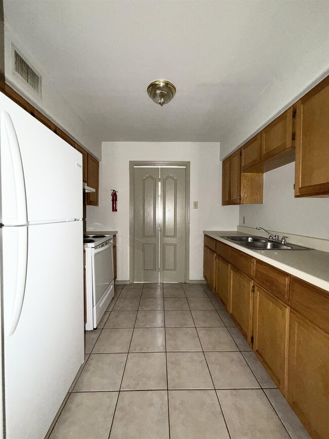 Building Photo - 507 Shiloh Dr