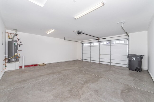Building Photo - 1578 Chateau Dr