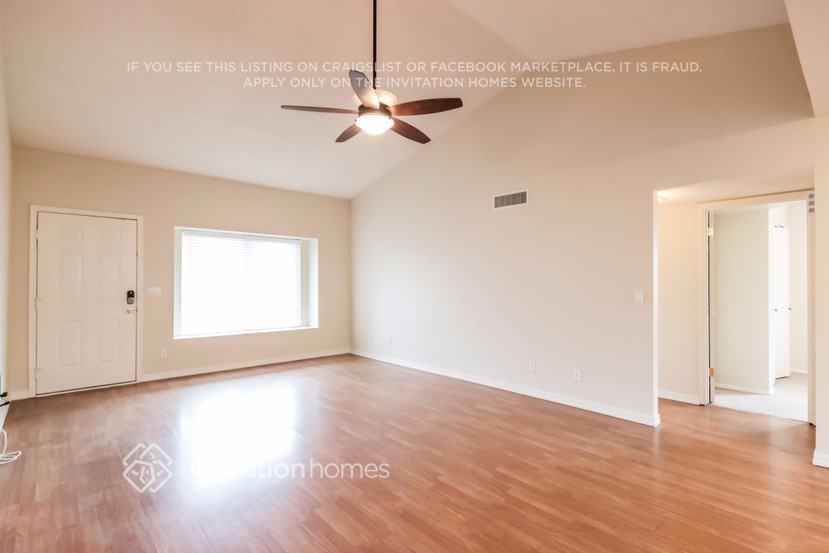 Building Photo - 2551 E Diamond Cir