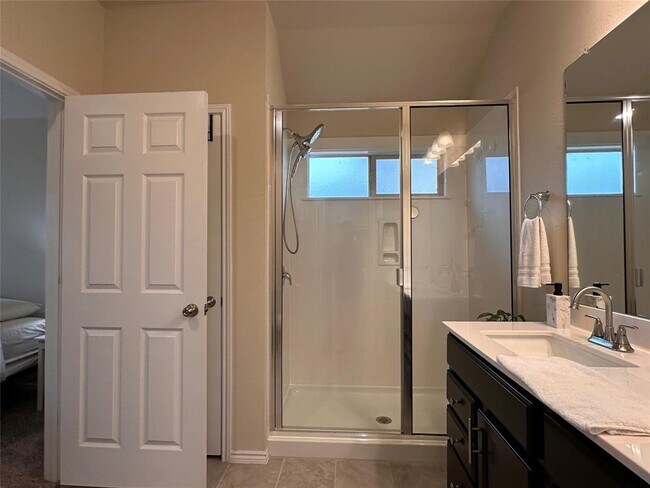 Building Photo - 216 Midas Ln