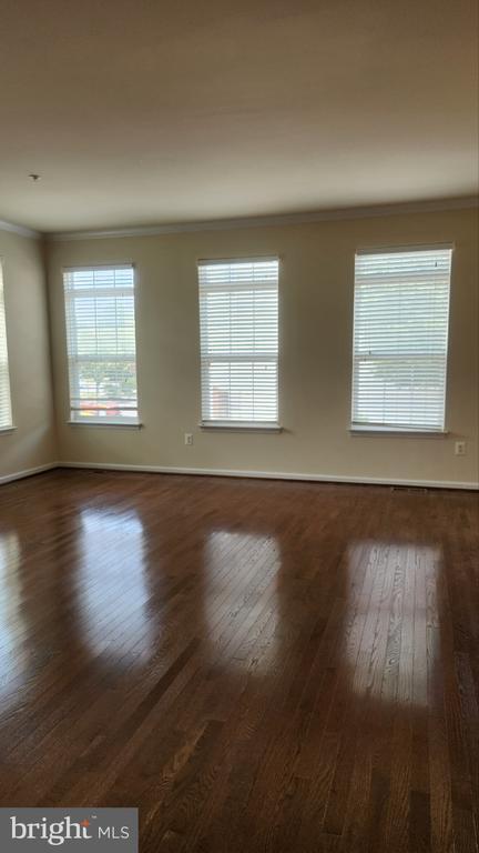 Building Photo - 23236 Roberts Tavern Dr