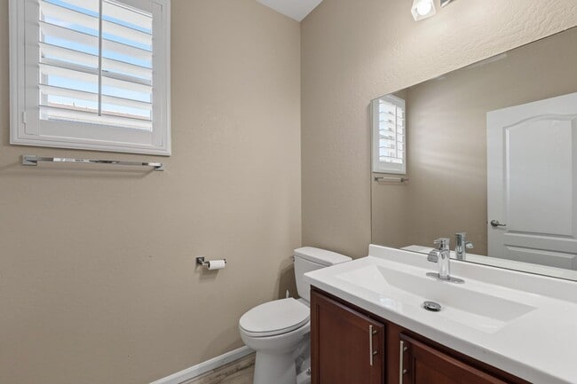 Building Photo - 21338 N Cecil Ct