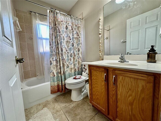 Building Photo - 1947 Fairway Loop