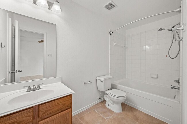 Building Photo - 29627 Evergreen Hills Dr
