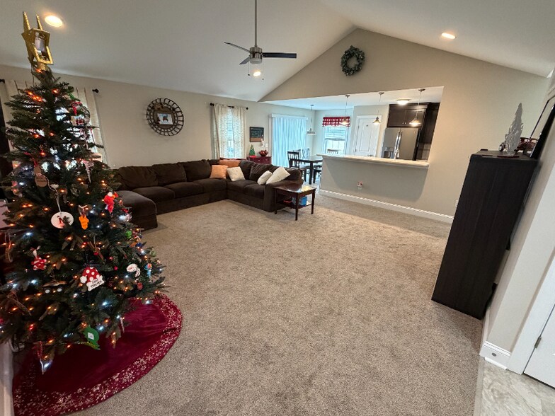 Building Photo - 22928 Deep Creek Dr