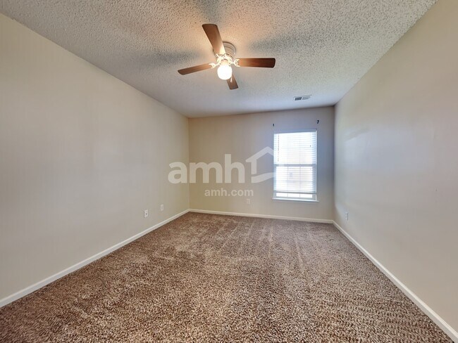 Building Photo - 1073 Briar Rose Ln