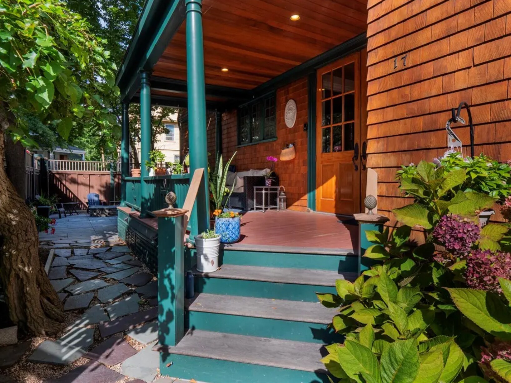 Building Photo - 17 Lincoln St