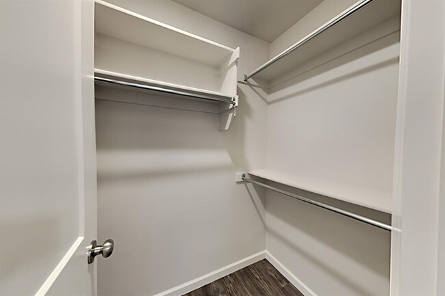 Building Photo - 443 Summit Ridge Dr