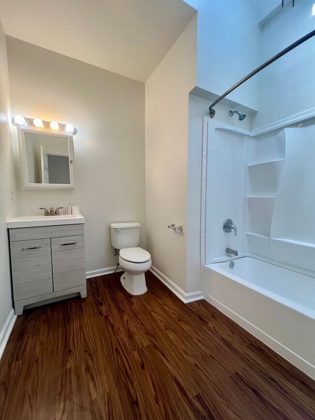 Building Photo - Stunning 3-Bedroom Townhome by LaSalle! Available NOW!