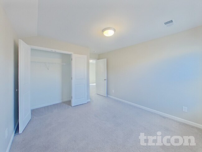 Building Photo - 931 Bryden Ln