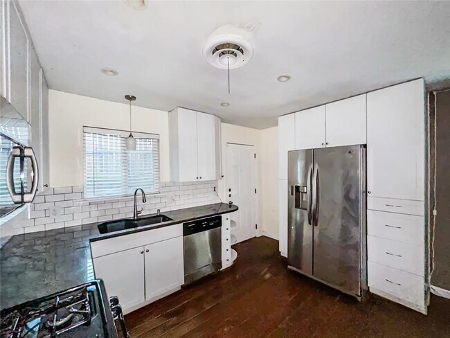 Building Photo - 2309 Alta Vista Ave