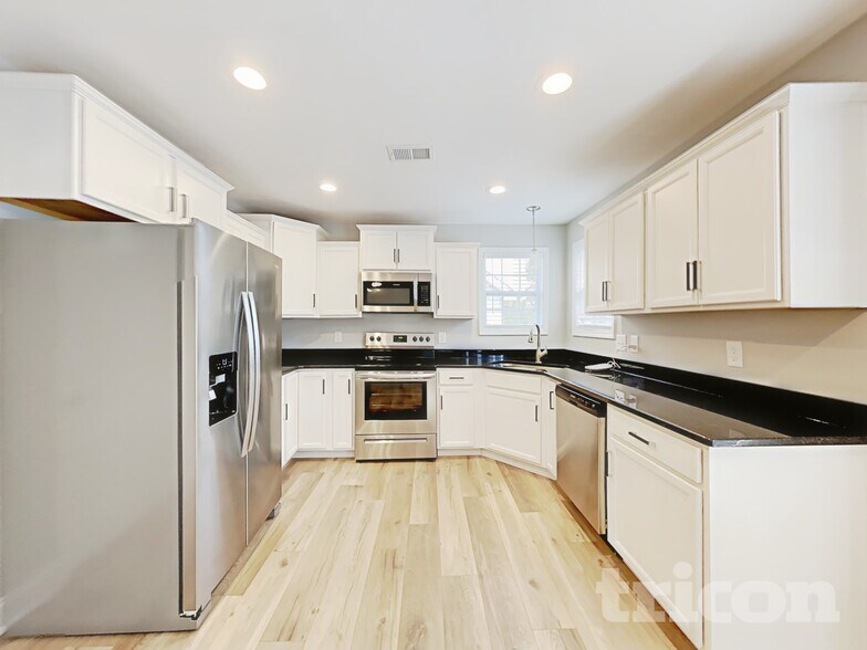 Building Photo - 1063 Spicer Dr