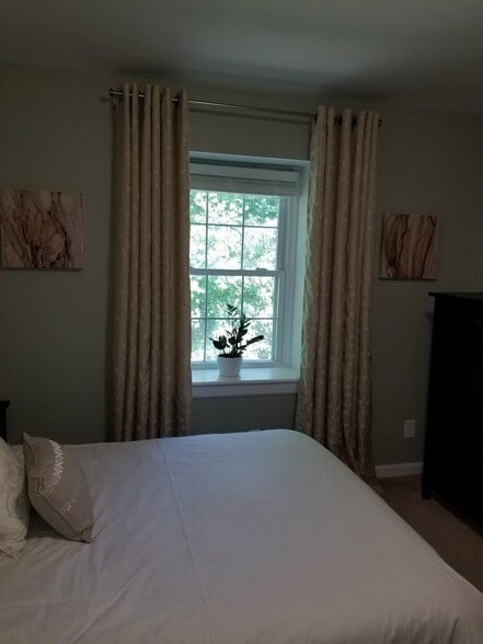 Building Photo - 4701 Blue Bird Ct