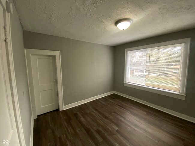 Building Photo - 1041 King Ave
