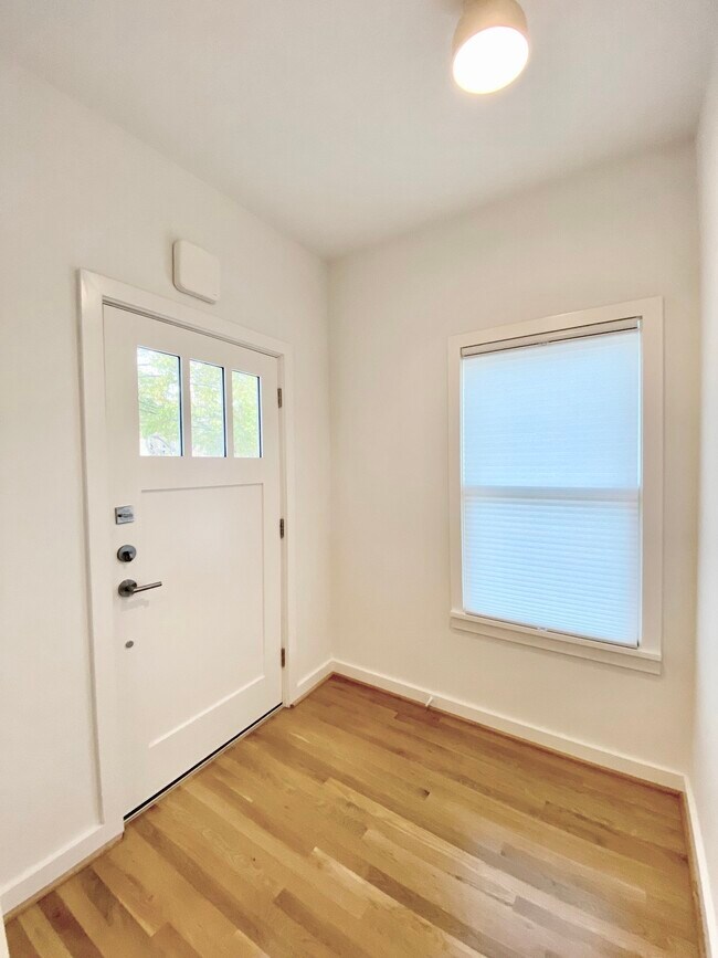 Building Photo - 1401 Branard St