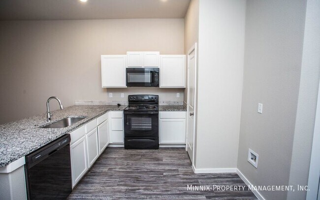 Building Photo - 2102 Langford Ave