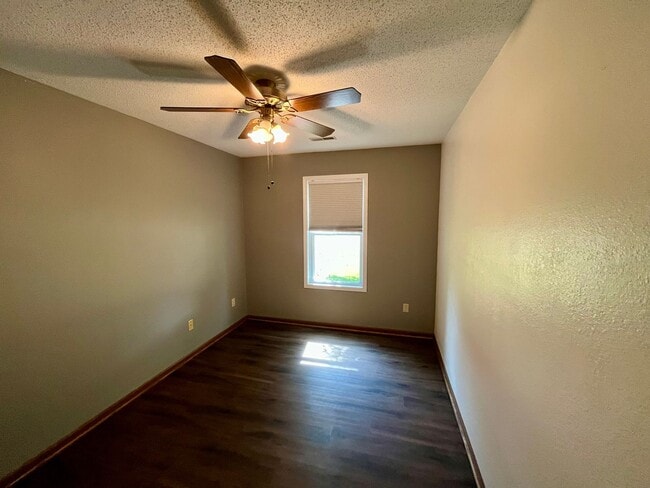 Building Photo - 223 Sewell St