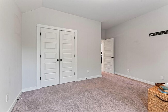 Building Photo - 731 Hedgefield Way