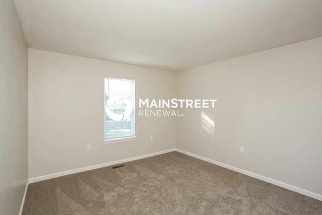 Building Photo - 4 Bedroom Pet-Friendly Home in Indianapolis, IN with Main Street Renewal