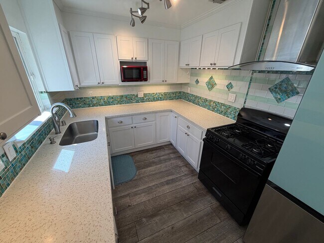Building Photo - 7210 Zelinda Dr