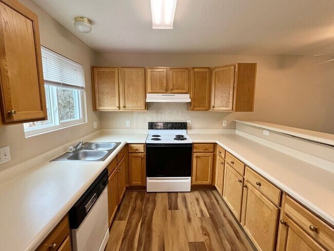 Building Photo - 2645 Bannister Ct