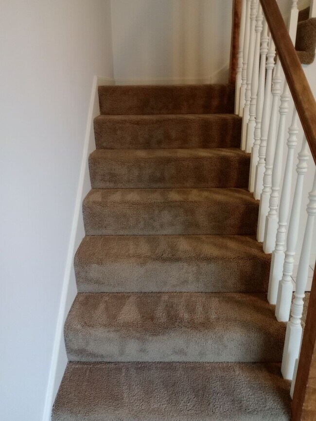 Building Photo - 210-210 Nikki Way