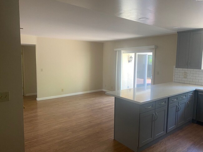 Building Photo - Quiet Sunnyvale Home