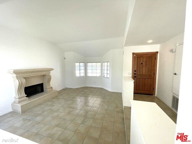 Building Photo - 3 br, 3 bath House - 3100 E Sierra Madre Blvd