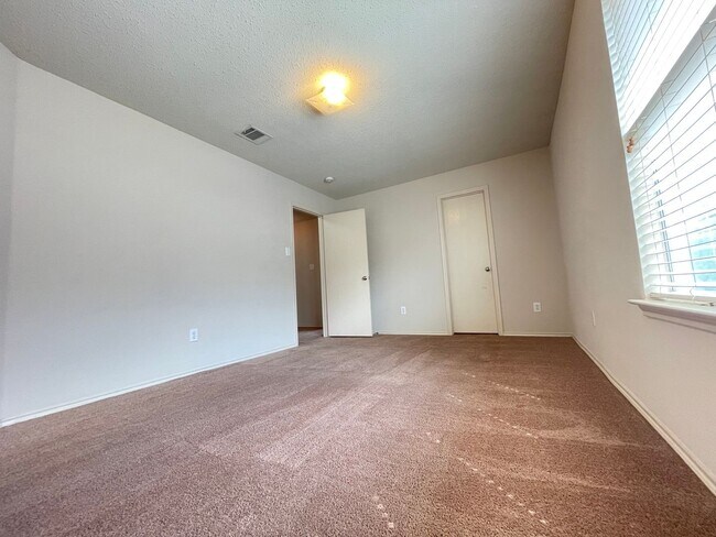 Building Photo - Keller ISD-5 BED, 4 BATH-AMAZING PRICE!